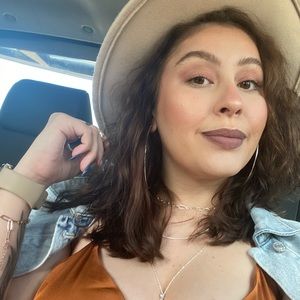 Meet your Posher, Daniella